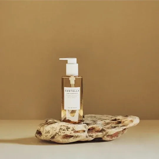 Madagascar Centella Light Cleansing Oil (200m)